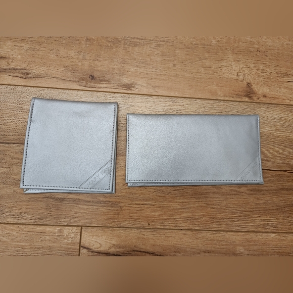 RARE NEW Mary Kay RETIRED SET Checkbook Cover + Insurance Card Holder SILVER - Picture 1 of 3